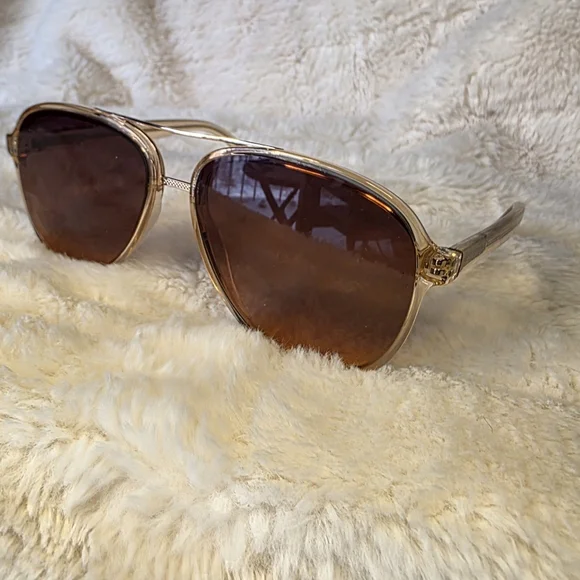 NWOT PRIVE REVAUX X Adriana Lima Tan Aviator Sunglasses - Picture 2 of 9